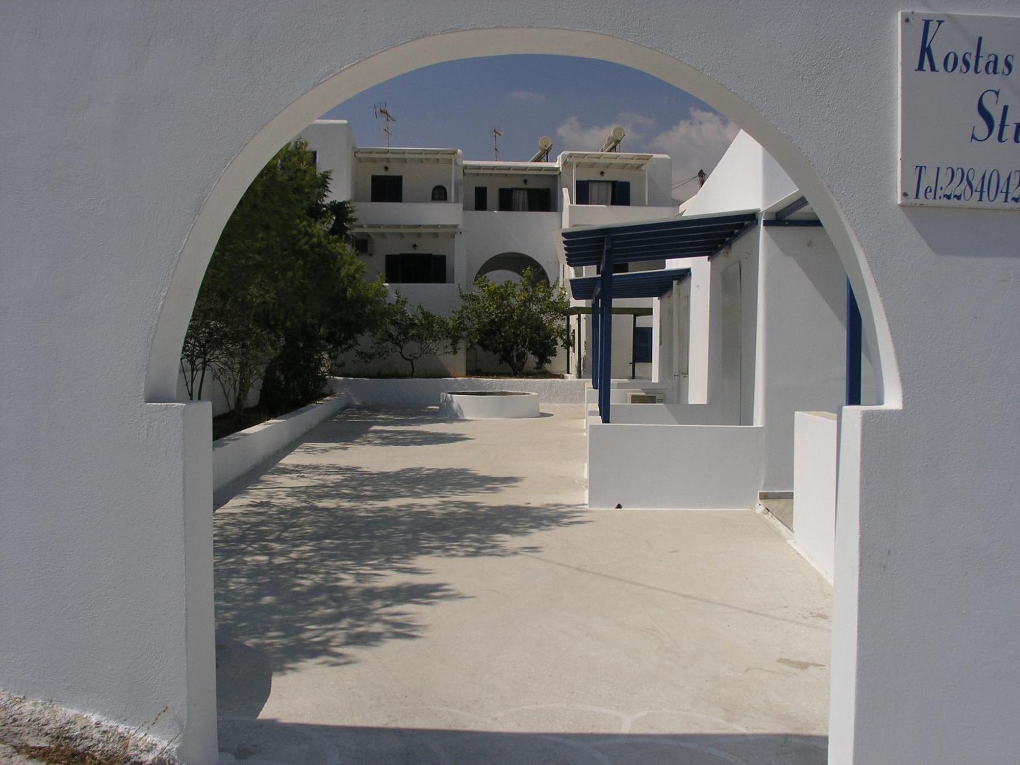 Caeli Paros By Kostas & Joanna Studios Логарас Екстер'єр фото