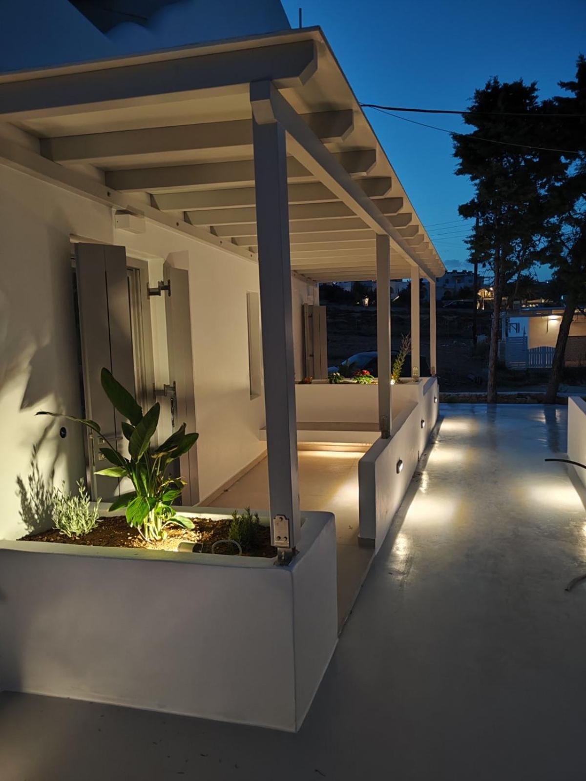 Caeli Paros By Kostas & Joanna Studios Логарас Екстер'єр фото