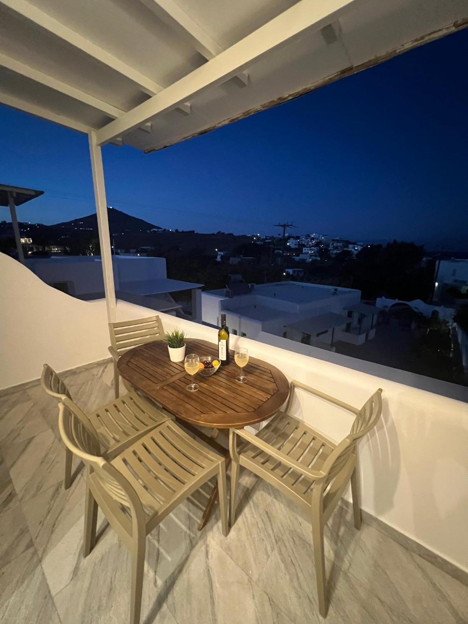 Caeli Paros By Kostas & Joanna Studios Логарас Екстер'єр фото
